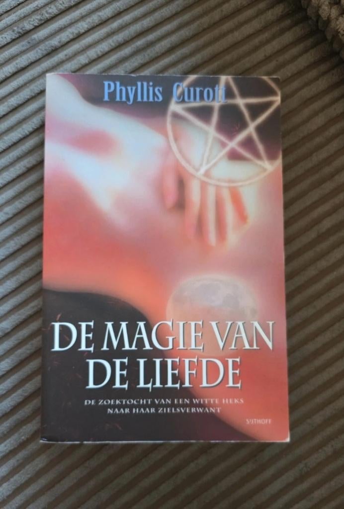 Magie van de liefde - Phyllis Curott, Boeken, Ophalen of Verzenden, Gelezen