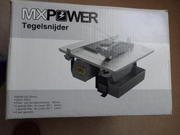 Compacte Tegelzaagmachine beschikbaar voor biedingen