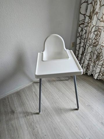 Ikea kinderstoel met blad beschikbaar voor biedingen