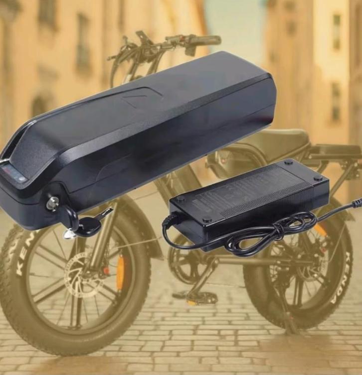 Fatbike Ouxi V8 Accu + oplader - Ook voor c80, H9, C90, Fietsen en Brommers, Fietsaccessoires | Fietsaccu's, Zo goed als nieuw