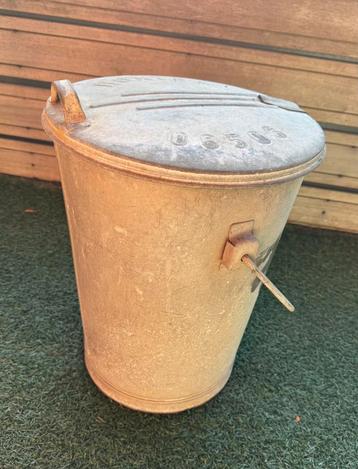 Vintage zinken vuilnisemmer uit Boxtel 06506 beschikbaar voor biedingen