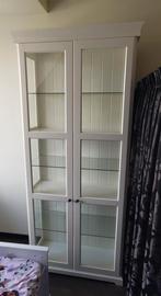 IKEA Liatorp vitrinekast wit, Huis en Inrichting, Ophalen, 50 tot 100 cm, Landelijk, 25 tot 50 cm