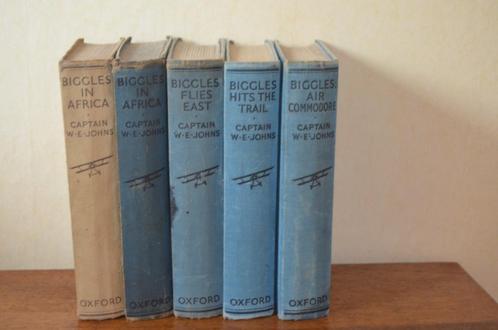 Diverse 'Pyramid' Biggles 80 - 90 jaar oud!, Antiek en Kunst, Antiek | Boeken en Bijbels, Ophalen of Verzenden