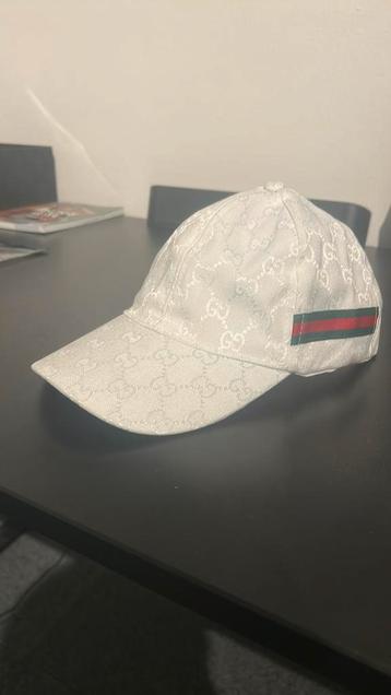 Gucci pet beschikbaar voor biedingen