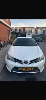 Toyota Auris 1.8 Full Hybrid 5DR CVT 2013 Wit, Auto's, Toyota, 65 €/maand, 4 cilinders, Wit, Origineel Nederlands