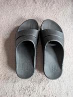 Oofos, slippers, nieuw. maat 42., Slippers, Zwart, Ophalen of Verzenden, Nieuw