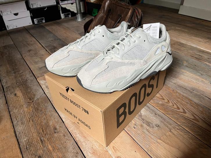Adidas Yeezy Boost 700 Salt - 42 2/3, Kleding | Heren, Schoenen, Nieuw, Sneakers of Gympen, Overige kleuren, Ophalen of Verzenden
