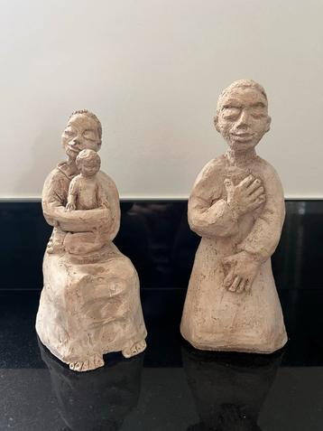 Handgemaakte Beeldjes - Vrouw met Kind & Knielende Vrouw beschikbaar voor biedingen