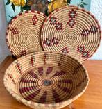 Vintage rotan mand schaal en onderzetters, Huis en Inrichting, Woonaccessoires | Schalen en Manden, Schaal, Rond, Gebruikt, Ophalen of Verzenden