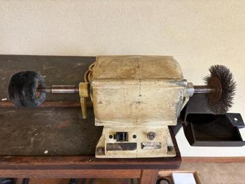 Polijstmachine met afzuiger beschikbaar voor biedingen