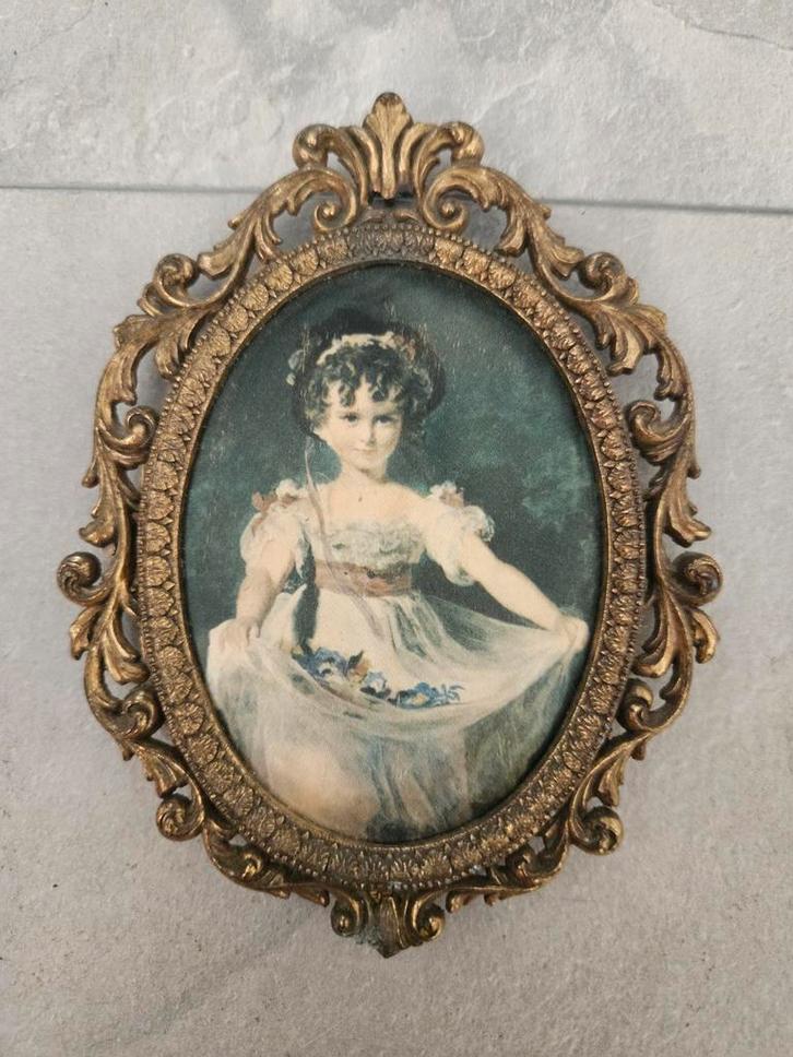 Vintage ovale lijst met meisje, Antiek en Kunst, Kunst | Schilderijen | Klassiek, Ophalen of Verzenden