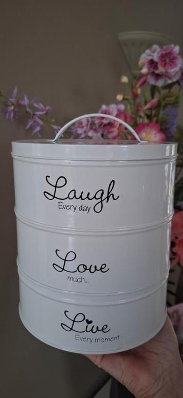 Voorraad stapelblik wit Laugh, Love, Live €5,00 beschikbaar voor biedingen