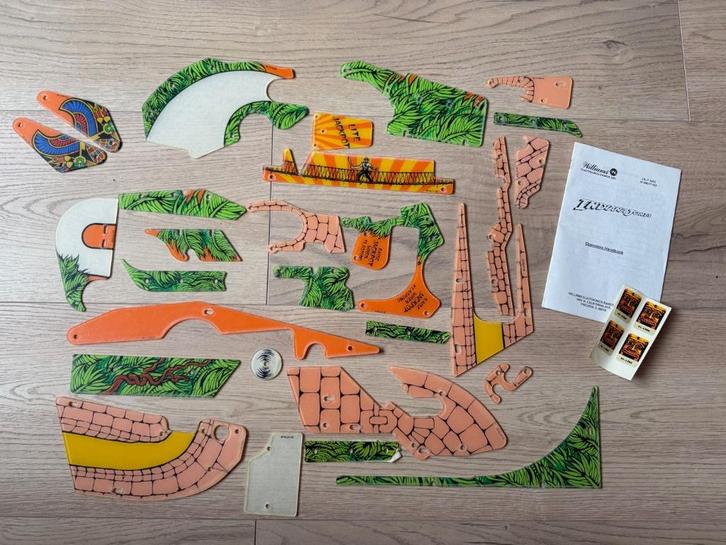 Indiana Jones 1993 plastic set NOS + orginele manual, Verzamelen, Automaten | Flipperkasten, Zo goed als nieuw, Dot-matrix, Onderdeel of Defecte kast