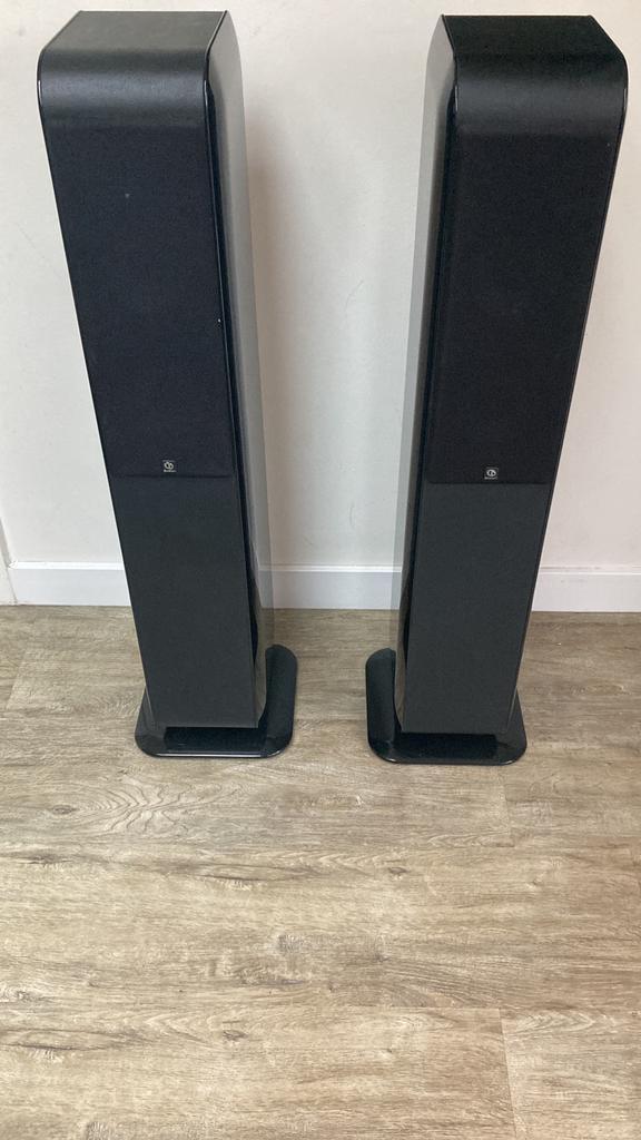 2 uitstekende luidsprekers te koop, Boston M250 kleur zwart, Audio, Tv en Foto, Luidsprekers, Zo goed als nieuw, Front, Rear of Stereo speakers