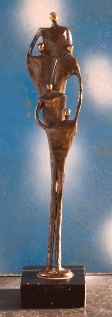 Corry Amerlaan van Niekerk/Artihove.  Geabstraheerde sculpt. beschikbaar voor biedingen