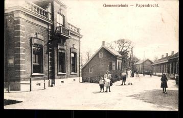 Papendrecht (ZH), Straatgezicht met Gemeentehuis, volk 1919 beschikbaar voor biedingen