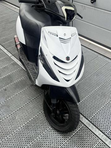 Piaggio Zip 80cc 2V (€1000 DEZE WEEK!) beschikbaar voor biedingen