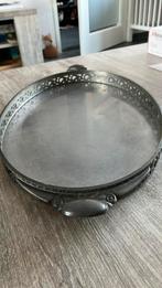 Tinnen dienblad, Ophalen