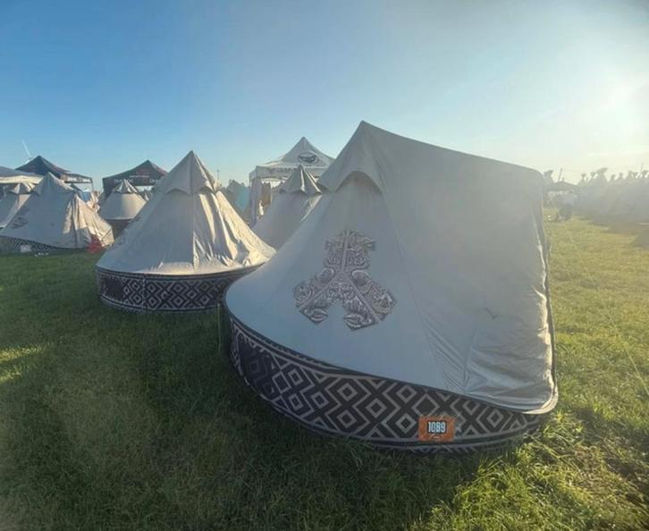 Defqon.01 Pyramide Tent Grijs - 2025, Caravans en Kamperen, Tenten, tot en met 3, Zo goed als nieuw, Ophalen of Verzenden
