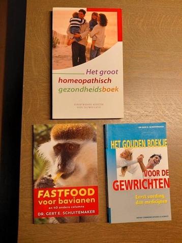 3 BOEKEN : HOMEOPATHIE/ ORTHOMOLECULAIRE GENEESLUNDE beschikbaar voor biedingen