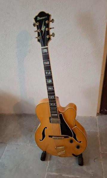 Ibanez PM20 Hollow body met mooie koffer beschikbaar voor biedingen