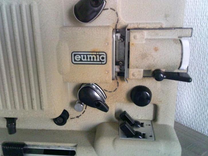 Eumig P8mm imperial filmprojector met koffer voor onderdelen, Verzamelen, Fotografica en Filmapparatuur, Projector, 1960 tot 1980