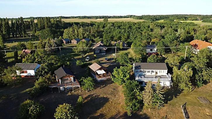 3 woningen op rij in Hongarije, Huizen en Kamers, Buitenland, Overig Europa, Woonhuis, Landelijk, Verkoop zonder makelaar