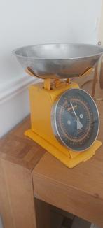 Retro Cabanaz keukenweegschaal van metaal., Keukenweegschaal, Ophalen of Verzenden, Gebruikt, Minder dan 10 kg