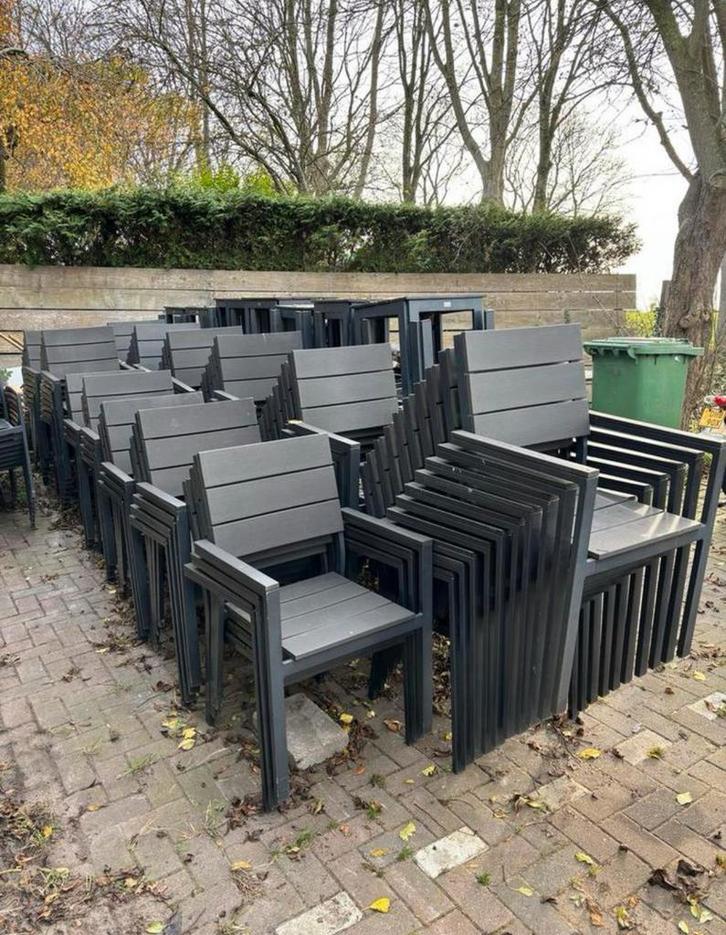 Partij kunststof terrasstoelen stapelbaar 55 stuks, Huis en Inrichting, Stoelen, Zo goed als nieuw, Vijf, Zes of meer stoelen
