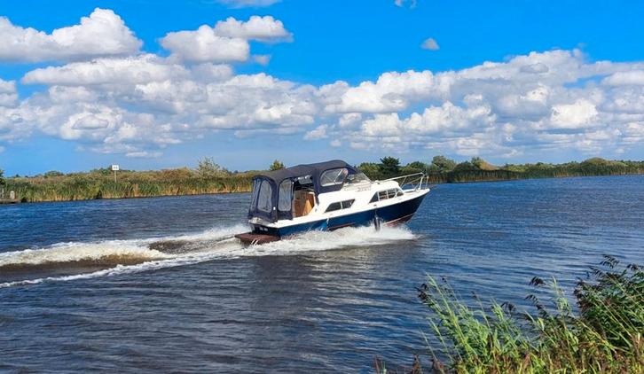 Sealine 27 ft Flybridge Mercruiser D1.7L DTI Turbodiesel, Watersport en Boten, Motorboten en Motorjachten, Gebruikt, Polyester