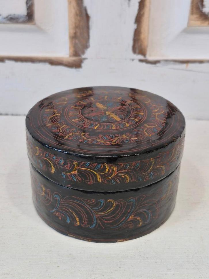 Traditionele lakdoos uit Birma, Kun-it, voor Betelnoten, Antiek en Kunst, Curiosa en Brocante, Ophalen of Verzenden
