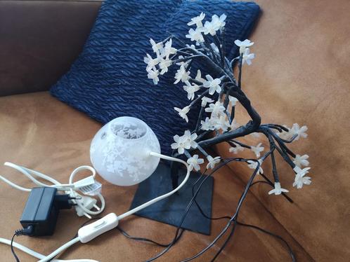 2 tafellampen kersenbloesem, bloemen WEG VOOR BEDANKJE, Huis en Inrichting, Lampen | Tafellampen, Zo goed als nieuw, Minder dan 50 cm