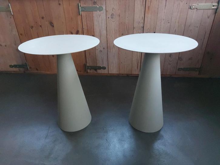 Set van 2 Bijzettafeltjes - Modern Design, Huis en Inrichting, Krukjes, Ophalen