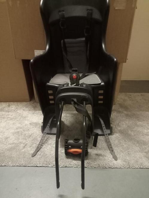 Polisport Fietsstoel 2, Fietsen en Brommers, Fietsaccessoires | Fietsstoeltjes, Gebruikt, Achterzitje, 9 t/m 18 kg, Voetsteuntjes