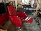 Rode lederlook relaxstoel - modern design, Huis en Inrichting, Fauteuils, Ophalen, Kunststof, Minder dan 75 cm, Zo goed als nieuw