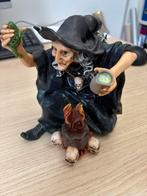 Heksenbeeldje met kikker en schedels, Ophalen of Verzenden