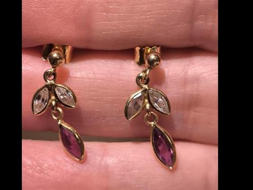 Prachtige vintage gouden oorbellen Saffier en Amethist 18 k., Sieraden, Tassen en Uiterlijk, Oorbellen, Zo goed als nieuw, Hangers