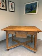 Oude doorleefde  tafel met lade en kruispoot, Ophalen, Gebruikt, 100 tot 150 cm, 50 tot 100 cm
