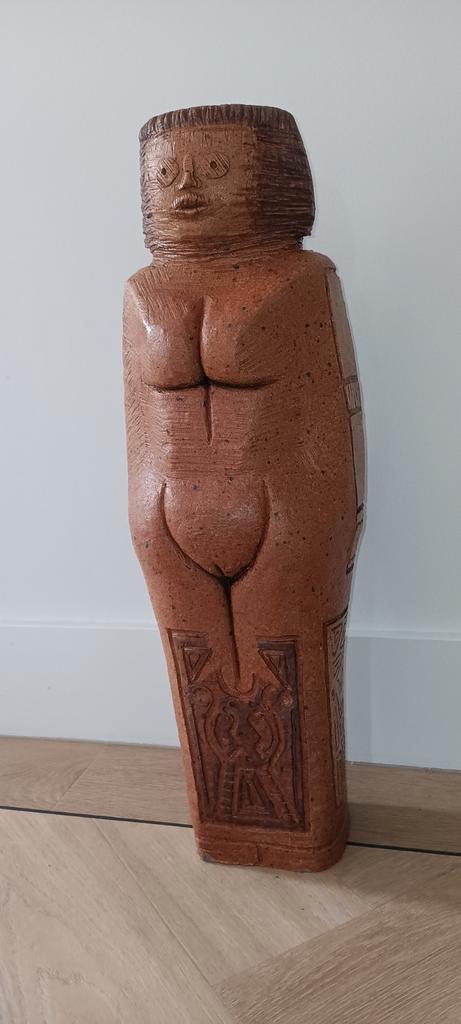steengoed, kubistisch beeld, zuid Amerikaanse invloeden, Antiek en Kunst, Kunst | Beelden en Houtsnijwerken, Ophalen of Verzenden