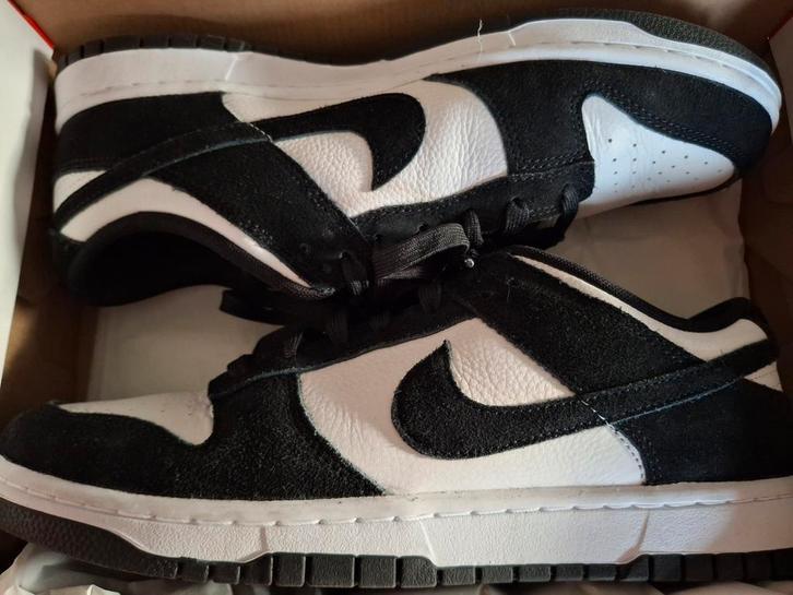 Nike Dunk Low Panda Suede maat 45 Nieuw, Kleding | Heren, Schoenen, Nieuw, Sneakers of Gympen, Zwart, Ophalen of Verzenden