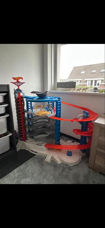 Hot Wheels City Super Ultieme Garage beschikbaar voor biedingen