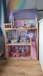 Barbiehuis incl poppen en accessoires, Kinderen en Baby's, Speelgoed | Poppenhuizen, Ophalen, Poppenhuis
