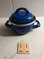 Klein emaille blauw pannetje, doorsnee 11 cm, hoog 6 cm, Ophalen of Verzenden, Zo goed als nieuw, Overige materialen, Overige typen