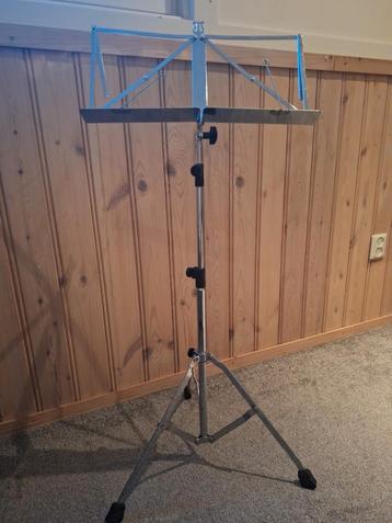 Muziekstandaard - Verstelbaar en stevig beschikbaar voor biedingen