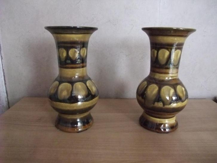 Vaasjes 2x Vintage Hand Werk zeer apart mooie vintage kleur, Huis en Inrichting, Woonaccessoires | Vazen, Zo goed als nieuw, Overige kleuren