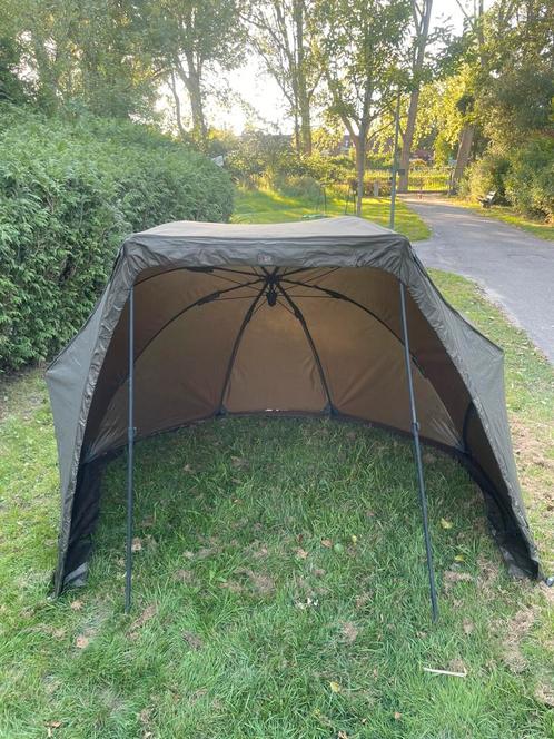 Fox r serie brolly met extension, Watersport en Boten, Hengelsport | Karpervissen, Zo goed als nieuw, Overige typen, Ophalen