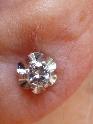 solitair natuurlijk Diamant Oorbellen 0,40 crt 14 kt wit-Gou beschikbaar voor biedingen