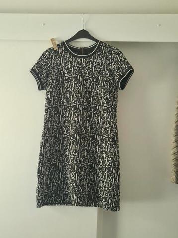 Jurkje beschikbaar voor biedingen