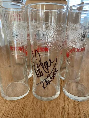 6 Ajax Bierglazen met handtekening Ronald de Boer beschikbaar voor biedingen