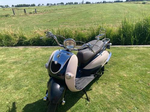 Skuter o niskim przebiegu! (3500 km), Fietsen en Brommers, Snorfietsen en Snorscooters, Gebruikt, Overige merken, Benzine, Ophalen